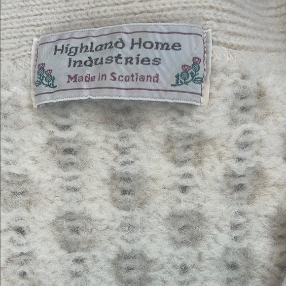 100% Wool Cardigan - Picture 4 of 6